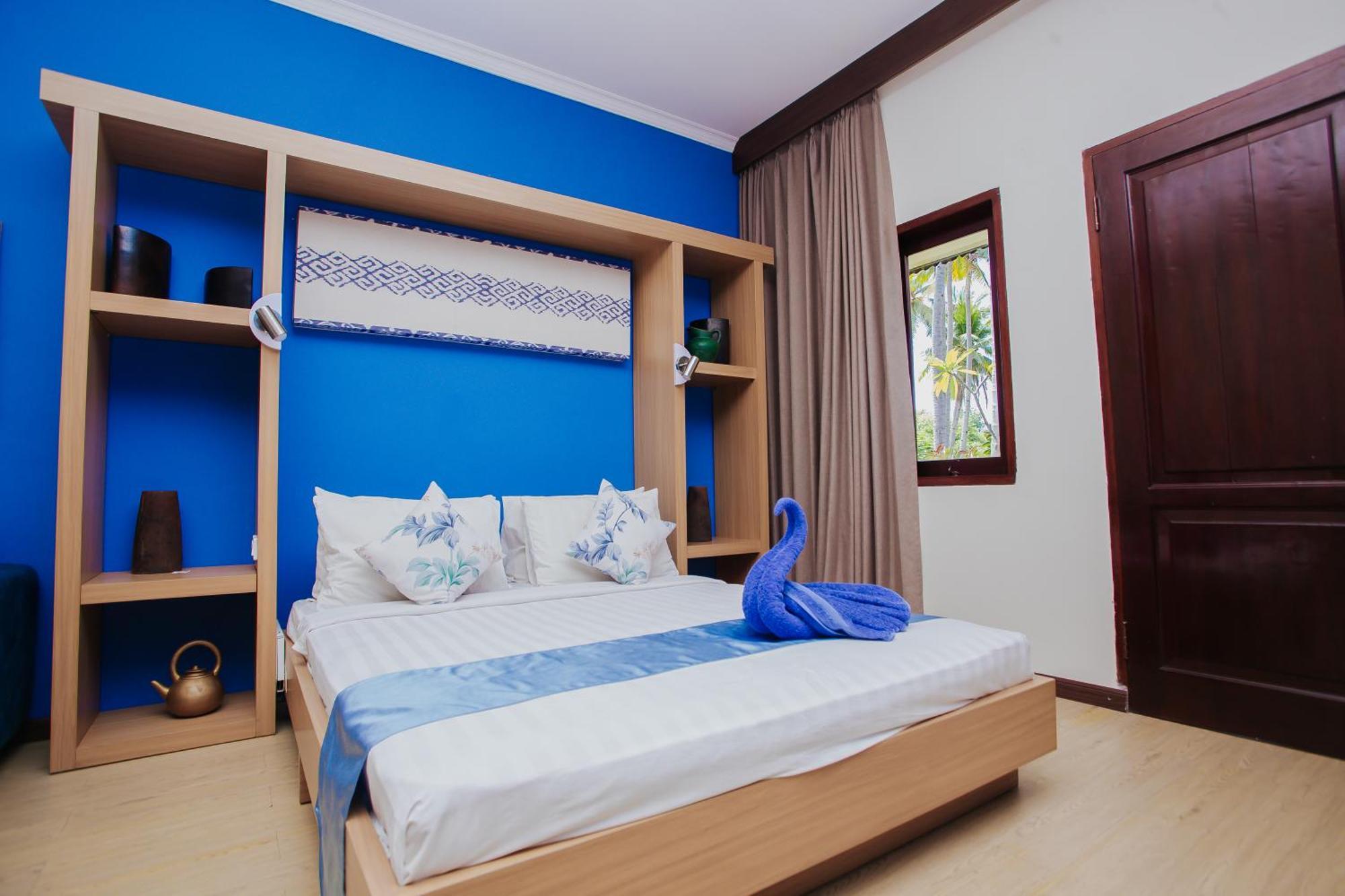 Medana Bay Marina Hotel Paloh Exterior photo
